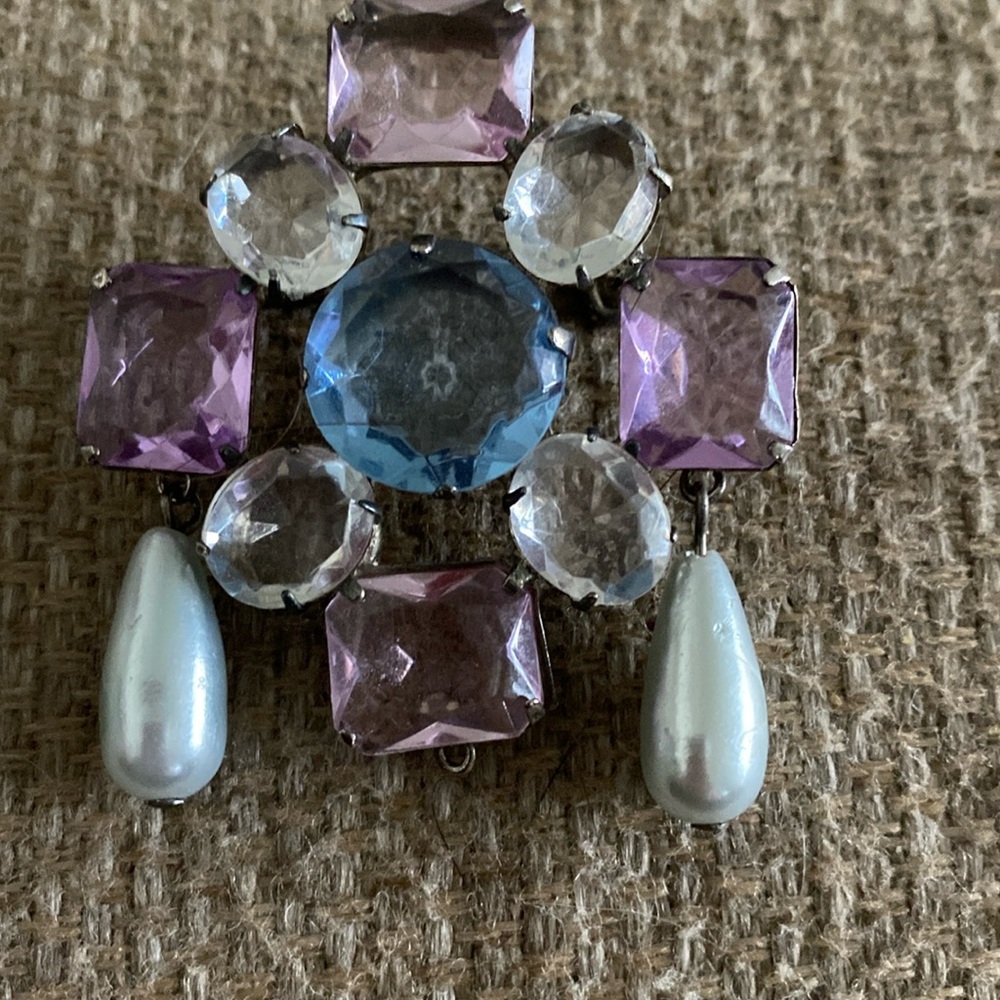Vintage large chunky crystal brooch blue pink Pearl drops pin